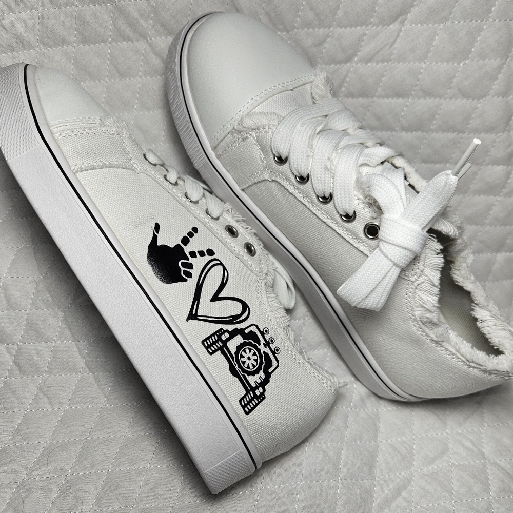 Canvas Shoes Women's size 7   peace love JEEP - Picture 2 of 6